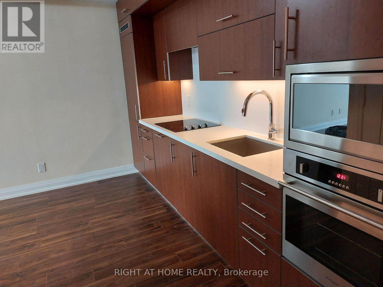 2421 - 5 Sheppard Avenue E, Toronto, Ontario  M2N 0G4 - Photo 9 - C13219378