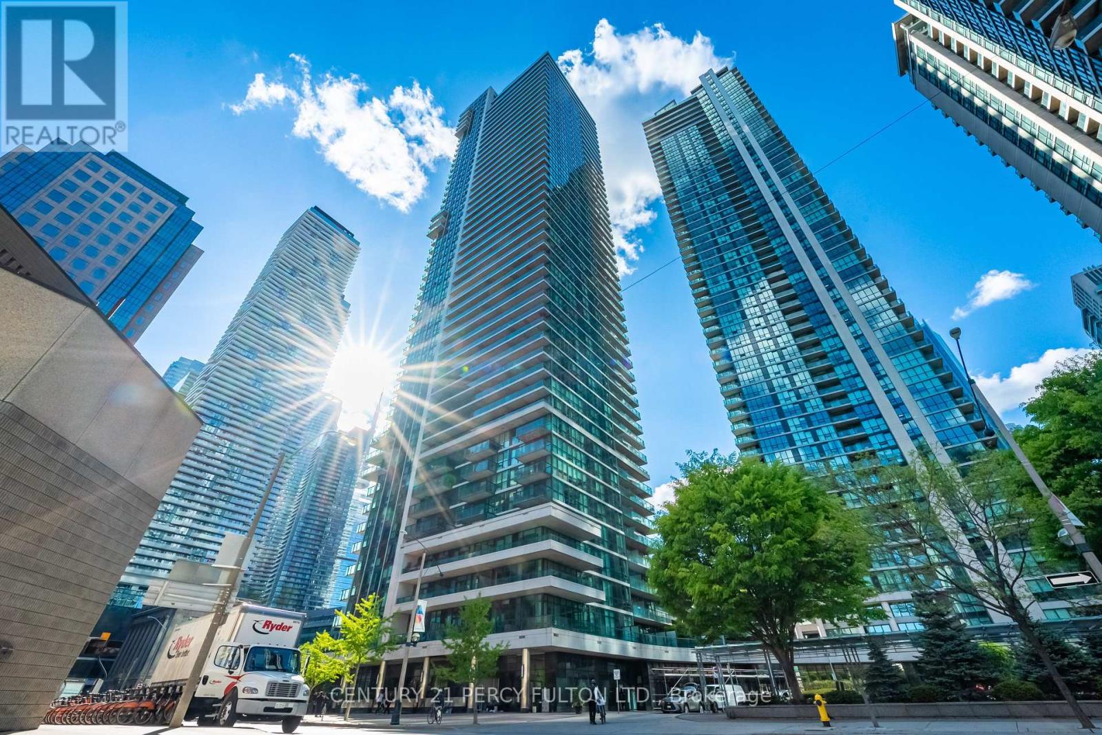 703 - 18 HARBOUR STREET, Toronto, Ontario