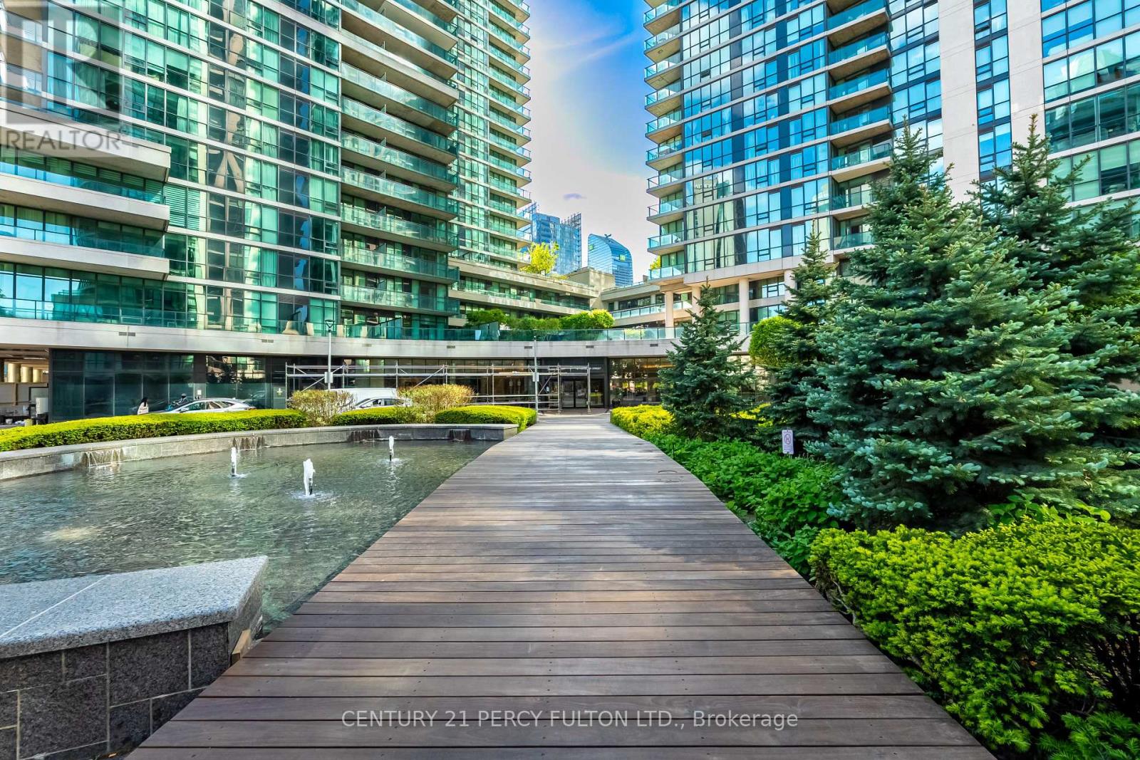 703 - 18 Harbour Street, Toronto, Ontario  M5J 2Z6 - Photo 2 - C13219382