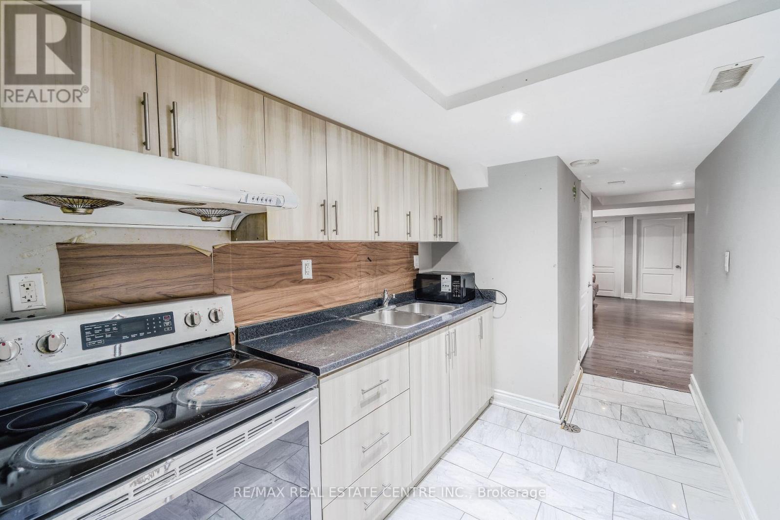 10 Ebury Drive, Brampton, Ontario  L6X 0Z3 - Photo 25 - W13219396