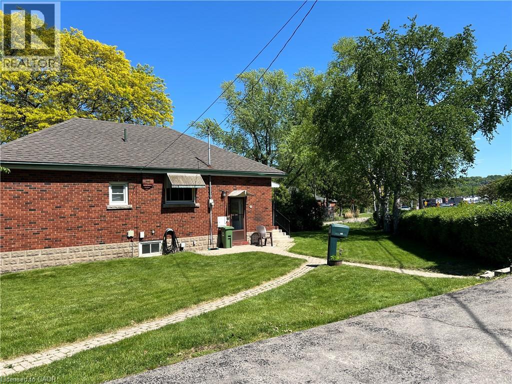 90 Osler Drive, Dundas, Ontario  L9H 4B5 - Photo 3 - 40811768