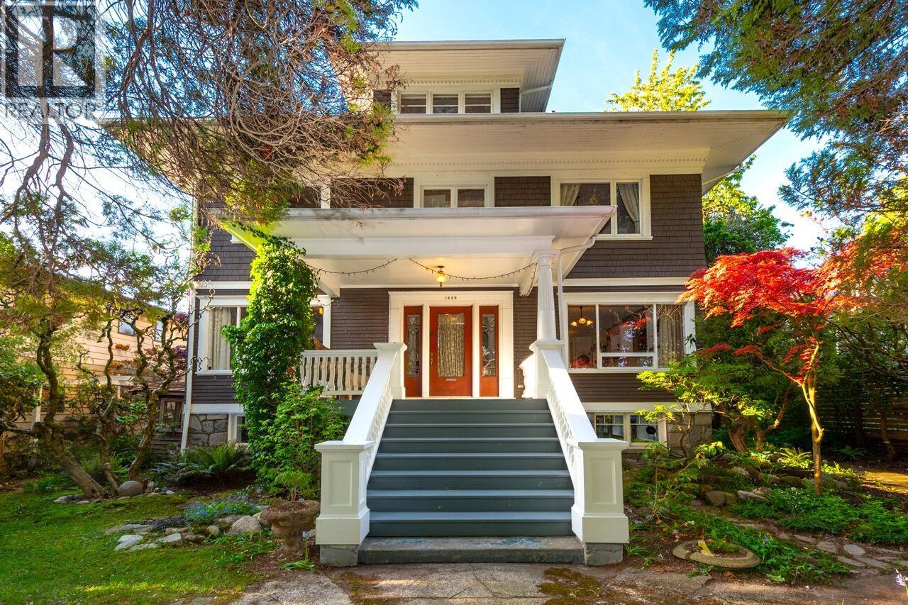 1859 Napier Street, Vancouver, British Columbia  V5L 2N4 - Photo 1 - R3129771