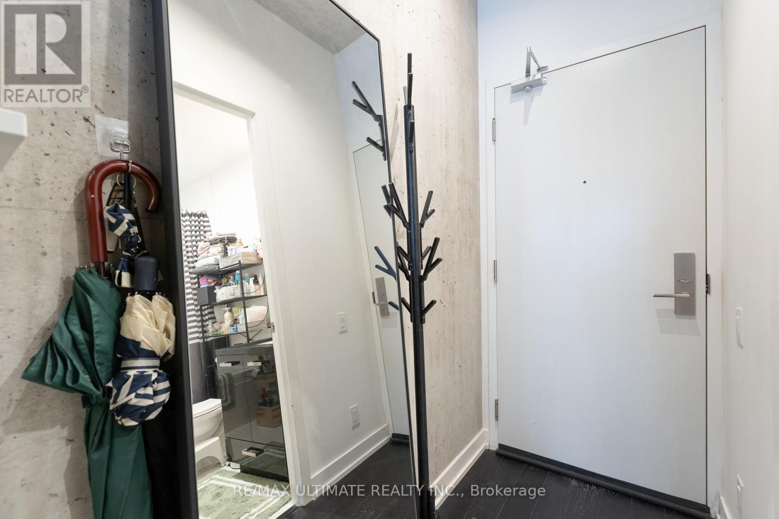 206 - 39 Brant Street, Toronto, Ontario M5V 0M8 - Photo 2 - C13158118