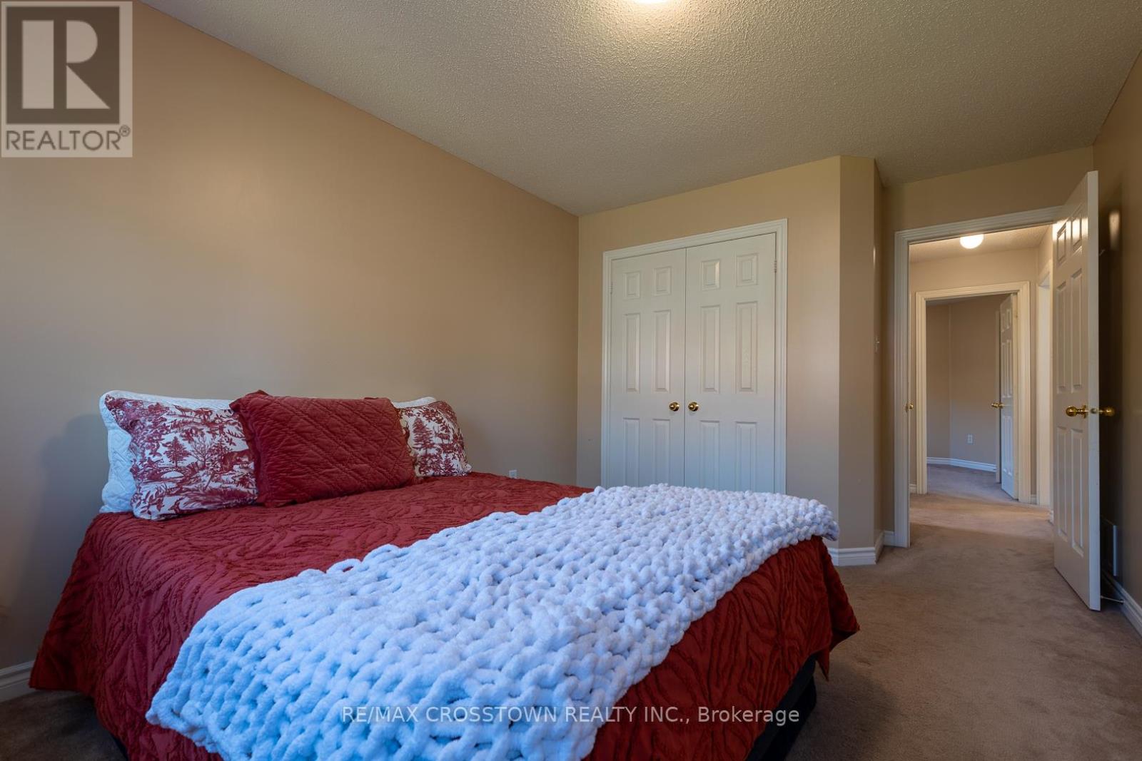 156 Pringle Drive, Barrie, Ontario  L4N 0R3 - Photo 14 - S13159434