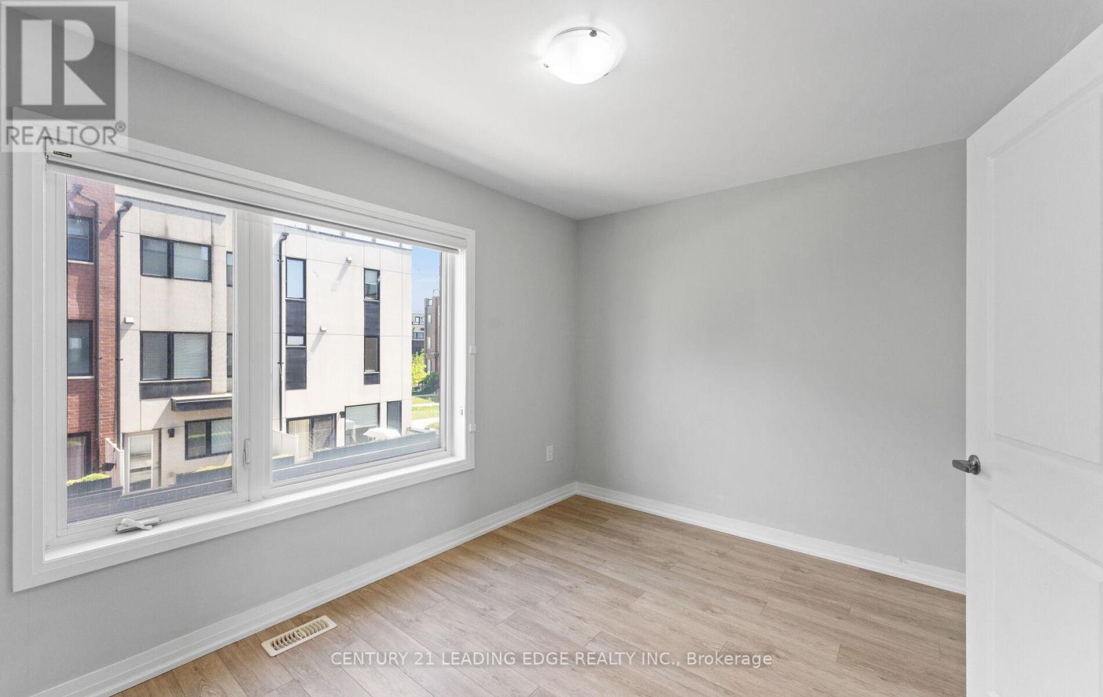 265 Downsview Park Boulevard, Toronto, Ontario  M3K 0B6 - Photo 14 - W13219432
