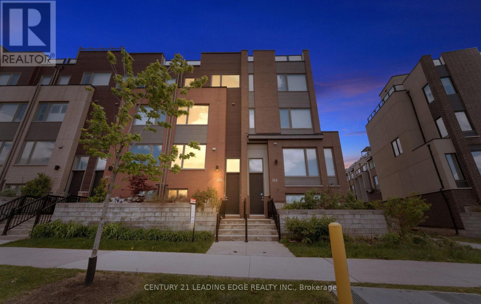 265 Downsview Park Boulevard, Toronto, Ontario  M3K 0B6 - Photo 2 - W13219432