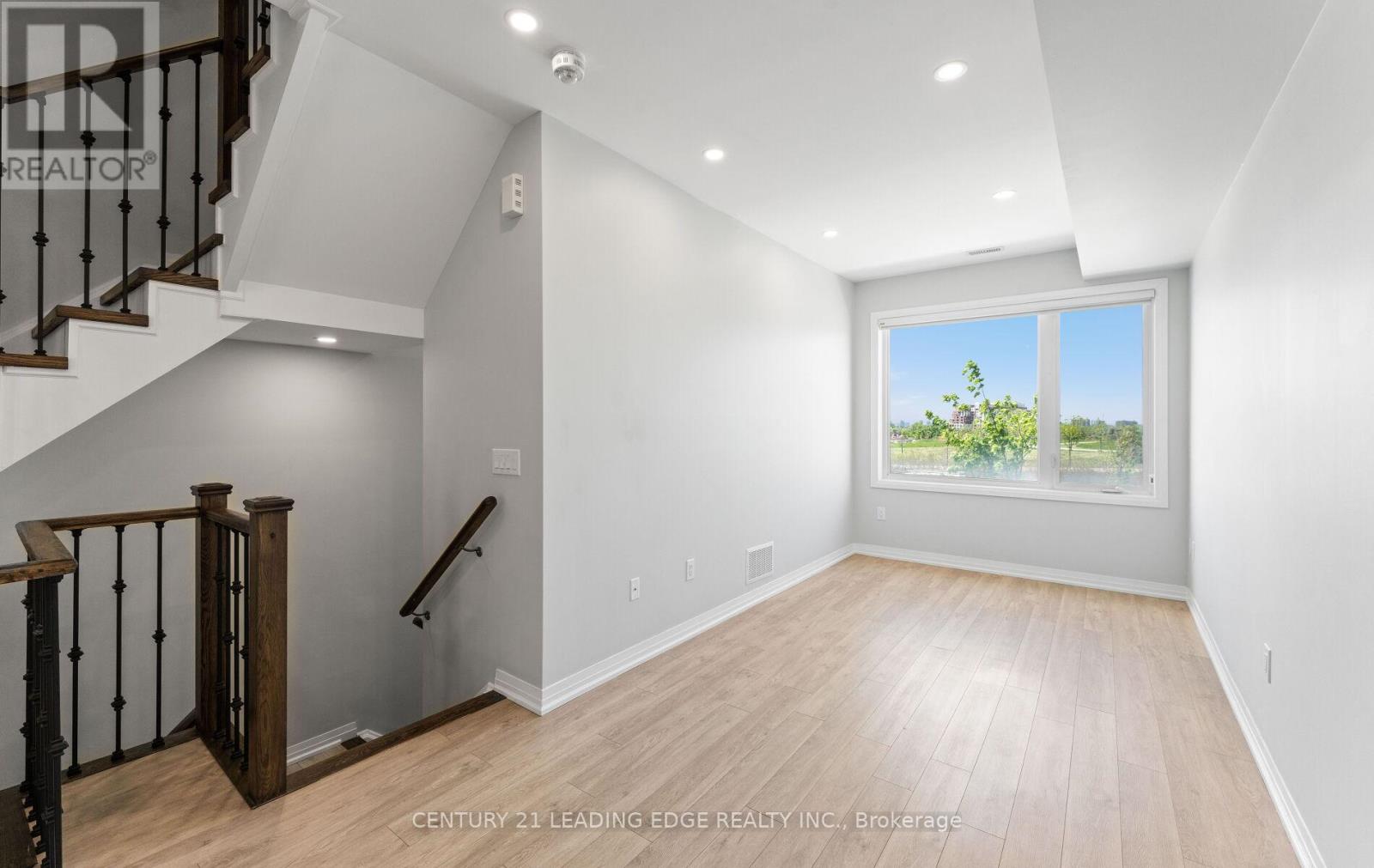 265 Downsview Park Boulevard, Toronto, Ontario  M3K 0B6 - Photo 4 - W13219432