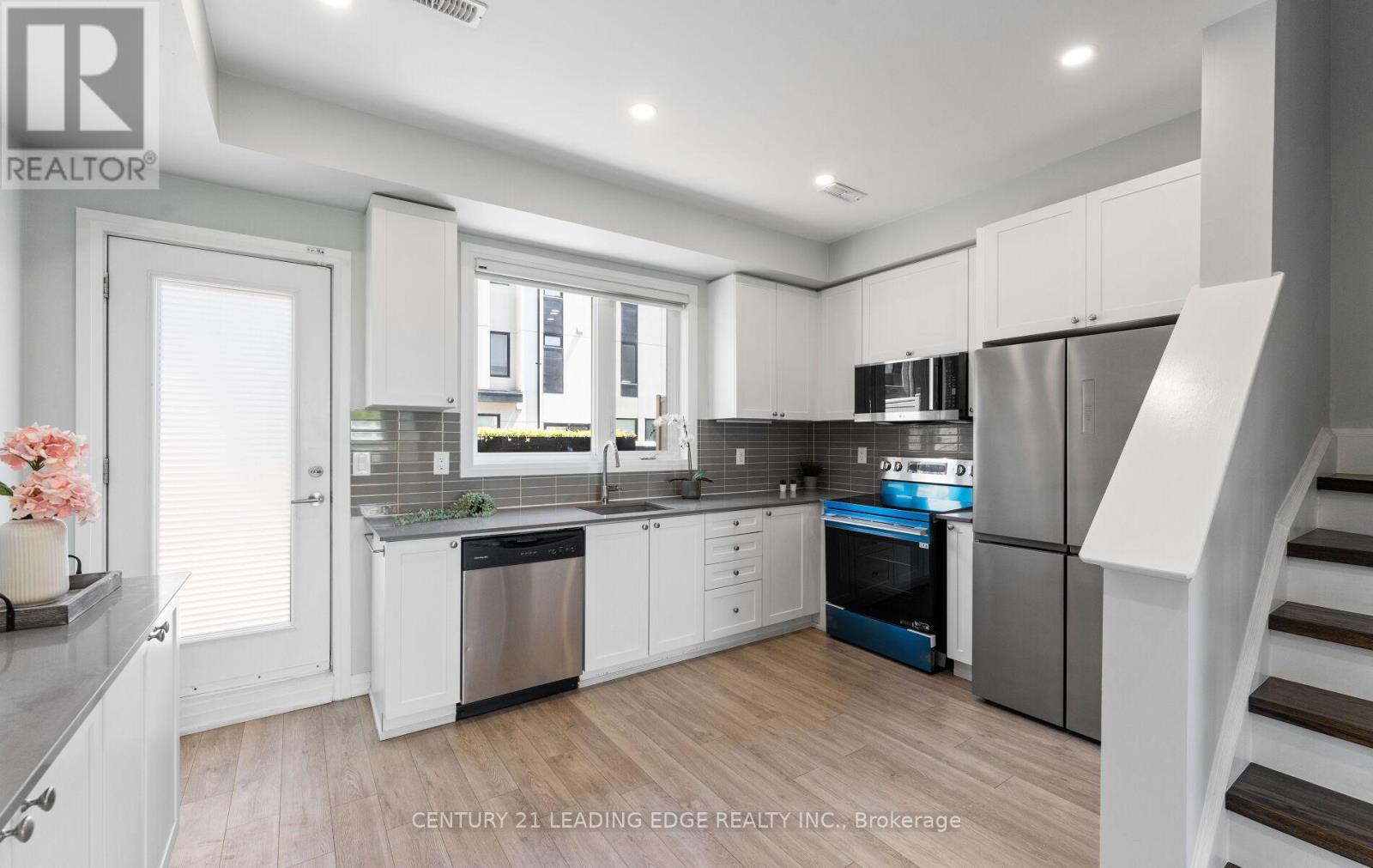 265 Downsview Park Boulevard, Toronto, Ontario  M3K 0B6 - Photo 7 - W13219432
