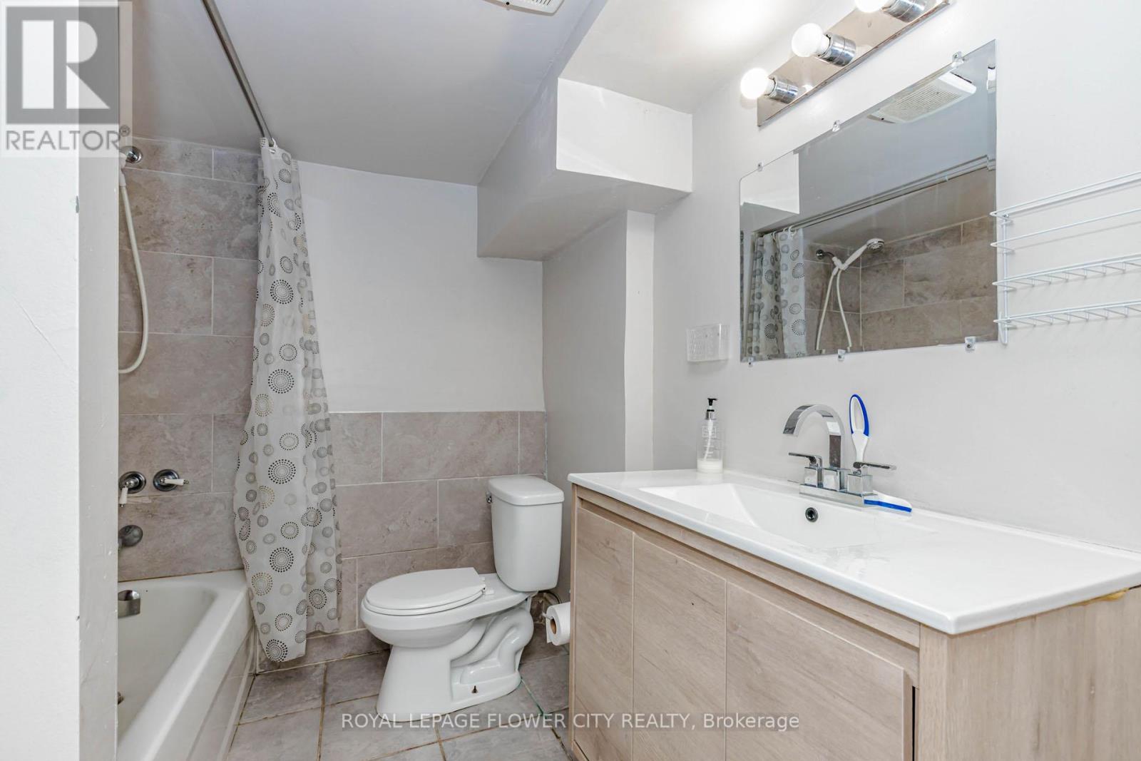 37 Warwick Road, Hamilton, Ontario  L8E 1Y5 - Photo 38 - X13144006