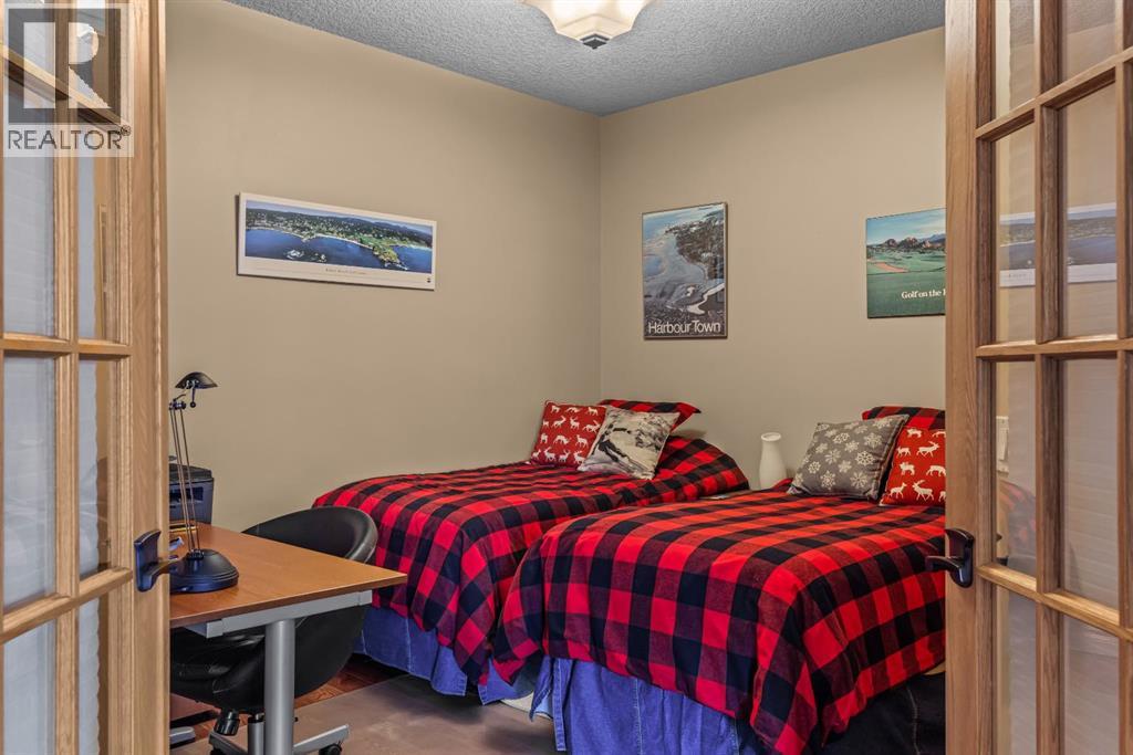 202, 3 Aspen Glen, Canmore, Alberta  T1W 1A6 - Photo 38 - A2298095