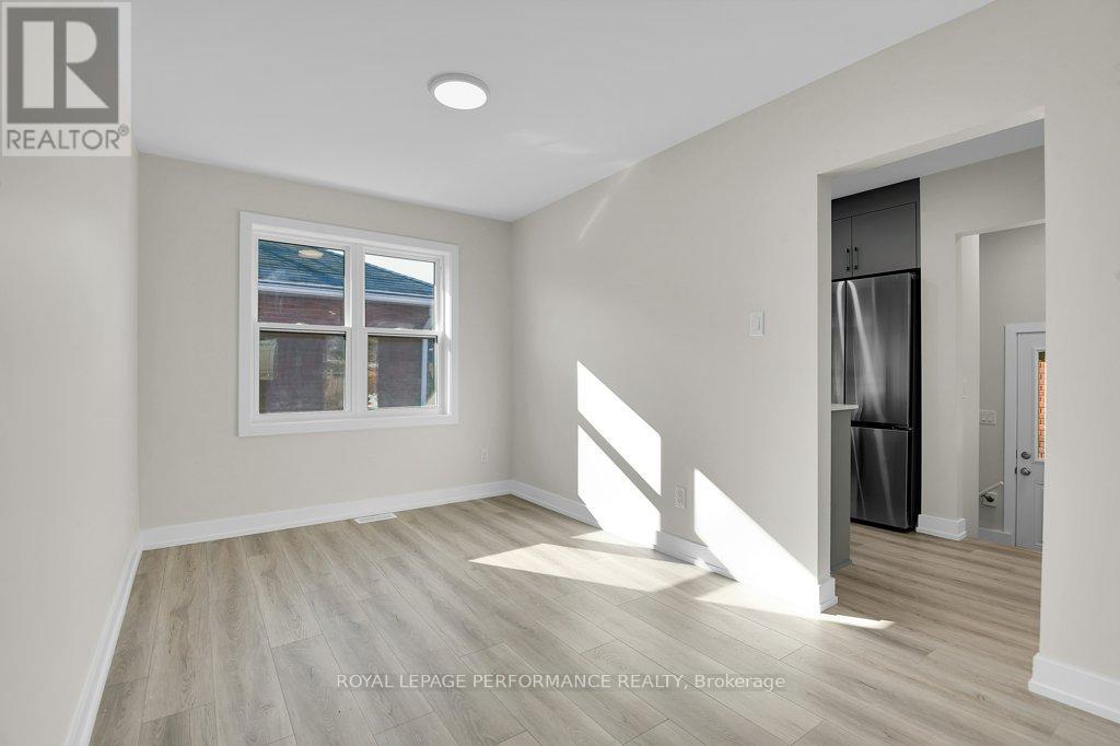 624 Clarke Avenue, Ottawa, Ontario  K1K 0Y7 - Photo 10 - X12882826