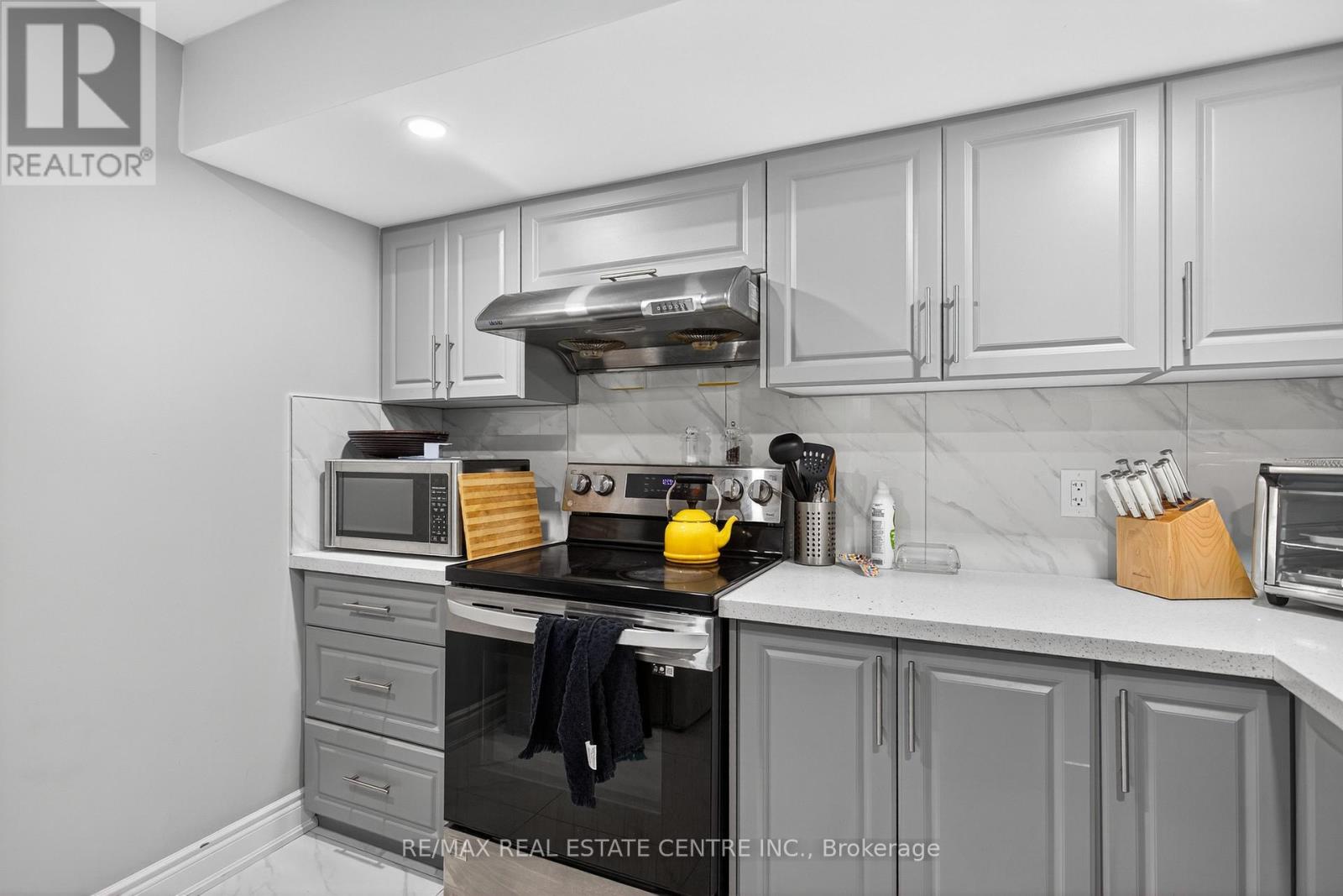 249 Hinton (Lower) Terrace, Milton, Ontario  L9T 7K6 - Photo 8 - W13219440