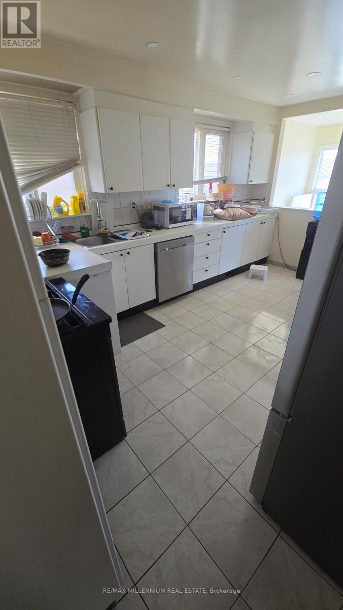 130 Ardwick Boulevard, Toronto, Ontario  M9M 1W2 - Photo 2 - W13219452
