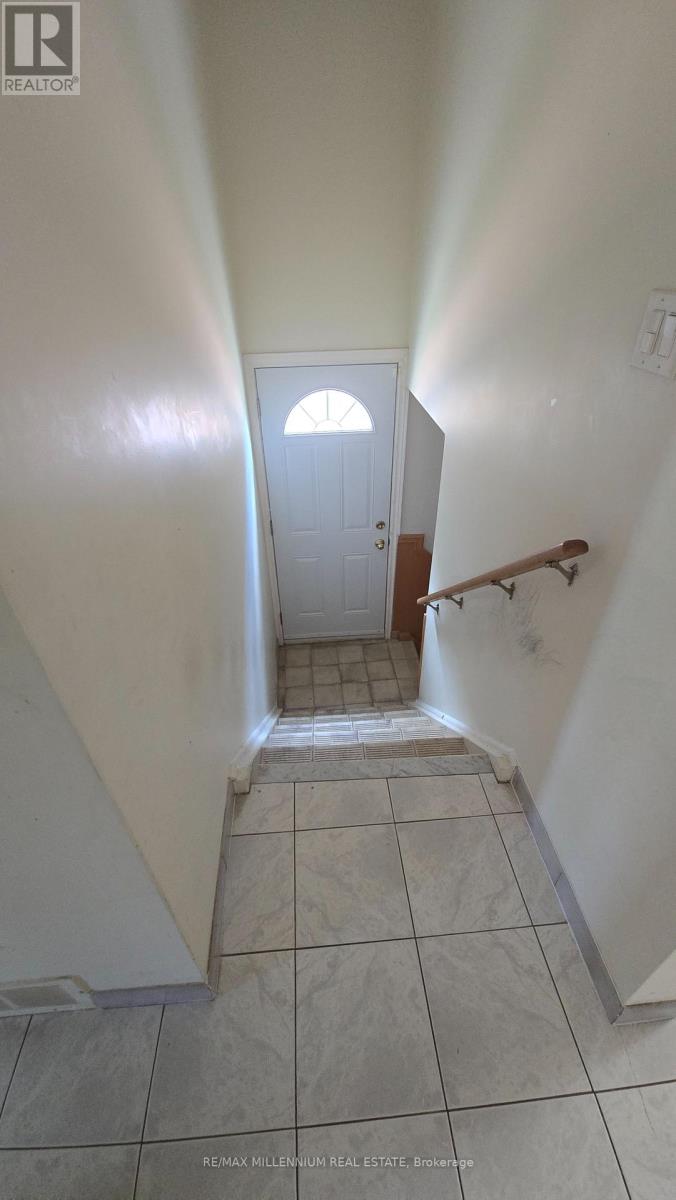 130 Ardwick Boulevard, Toronto, Ontario  M9M 1W2 - Photo 4 - W13219452