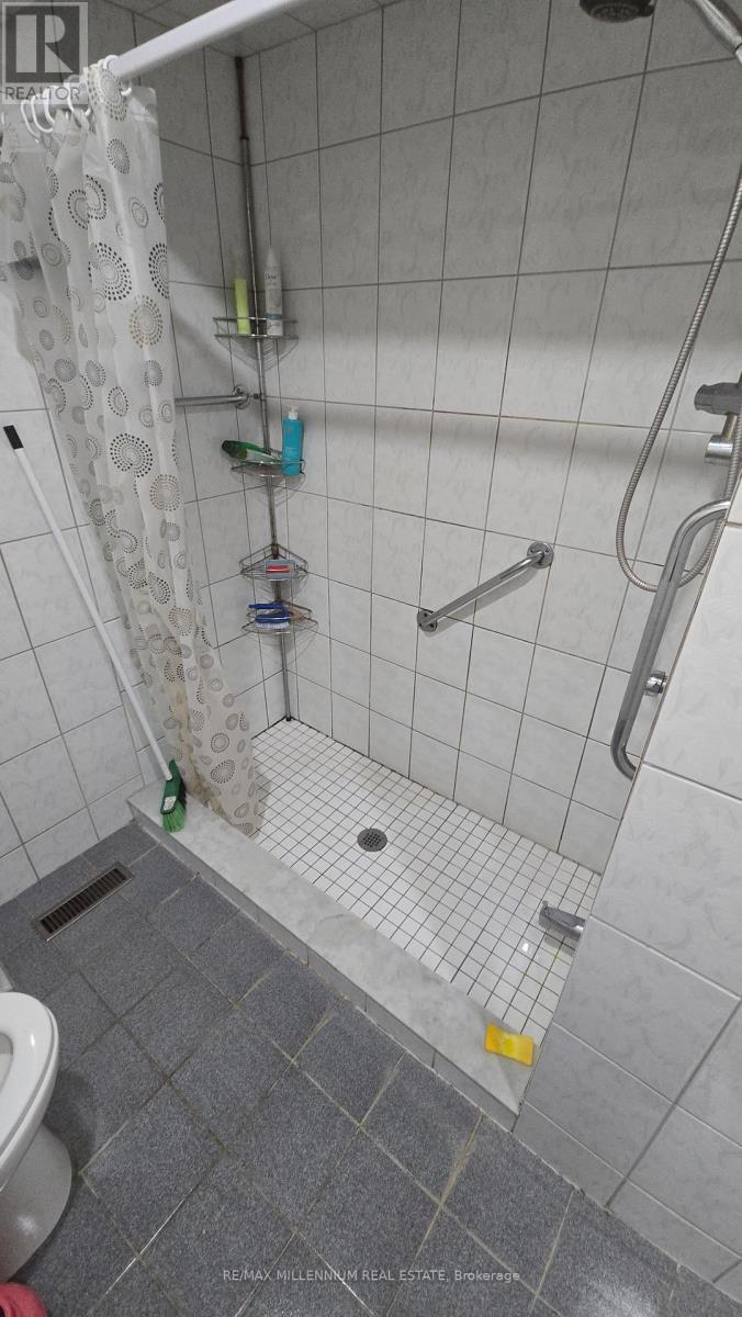130 Ardwick Boulevard, Toronto, Ontario  M9M 1W2 - Photo 5 - W13219452