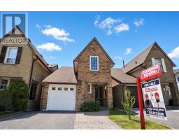29 NORBROOK CRESCENT, Toronto, Ontario