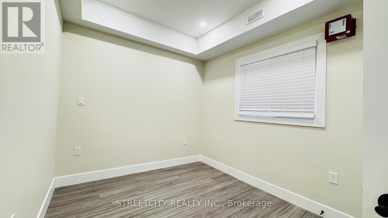 Back Unit - 346 Ashland Avenue, London East, Ontario N5W 4E8 - Photo 15 - X12999650