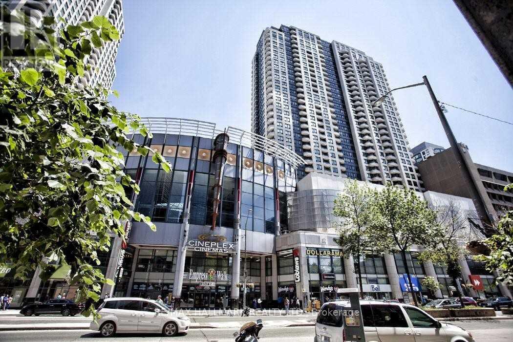 910 - 8 HILLCREST AVENUE, Toronto, Ontario