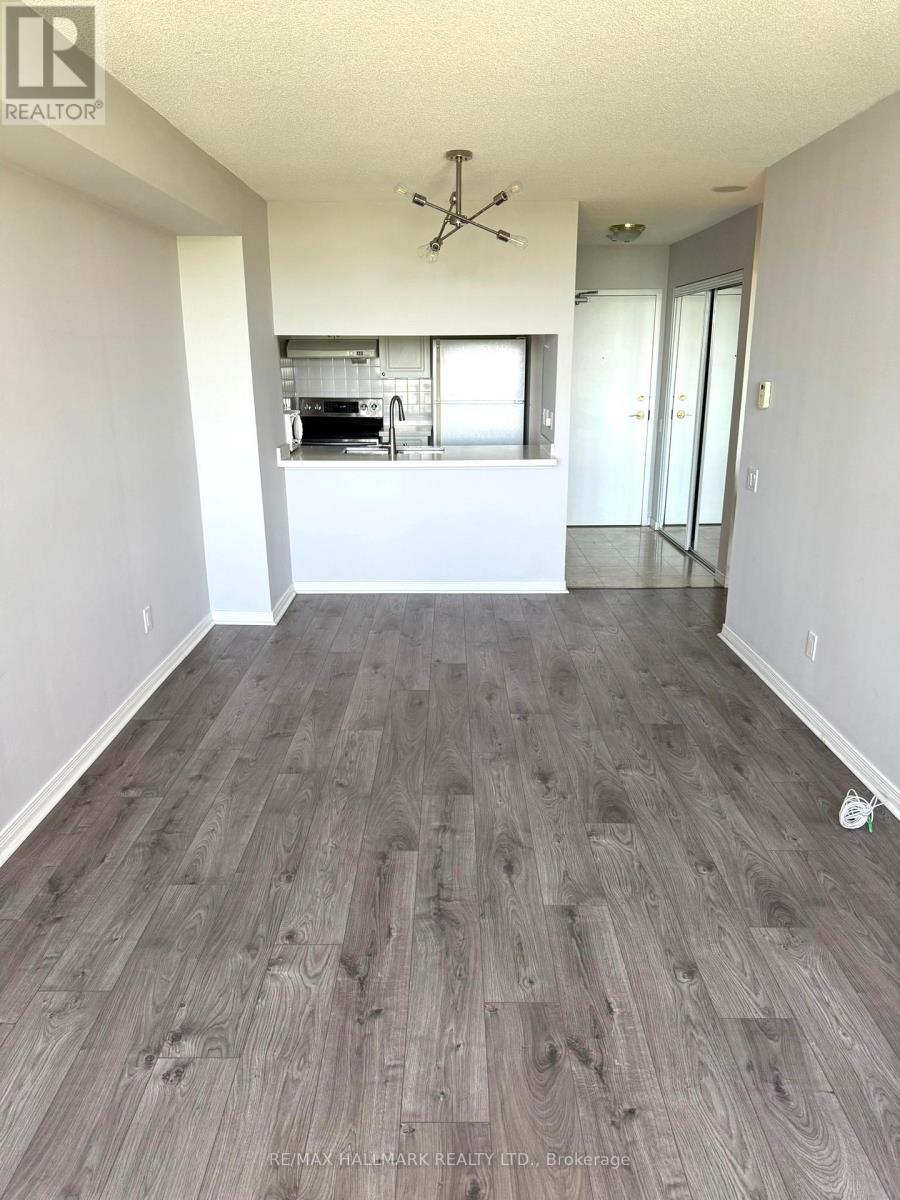 910 - 8 Hillcrest Avenue, Toronto, Ontario  M2N 6Y6 - Photo 2 - C13219482