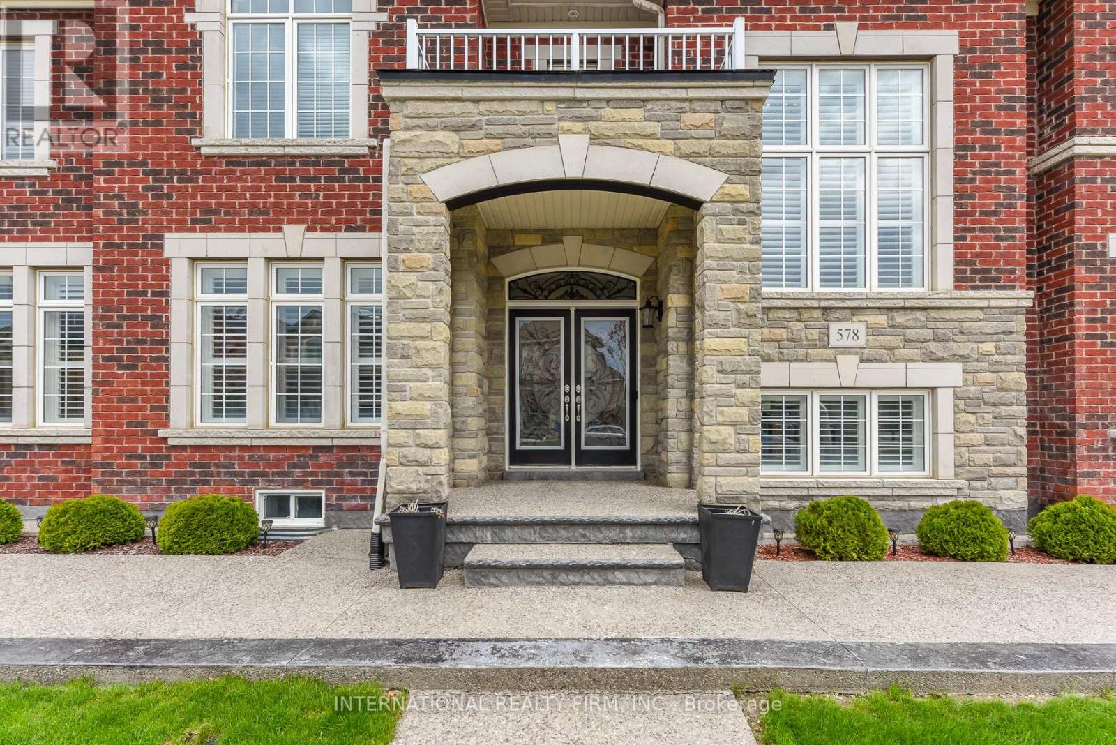 578 Dougall Avenue, Caledon, Ontario  L7C 3Z4 - Photo 2 - W13219494