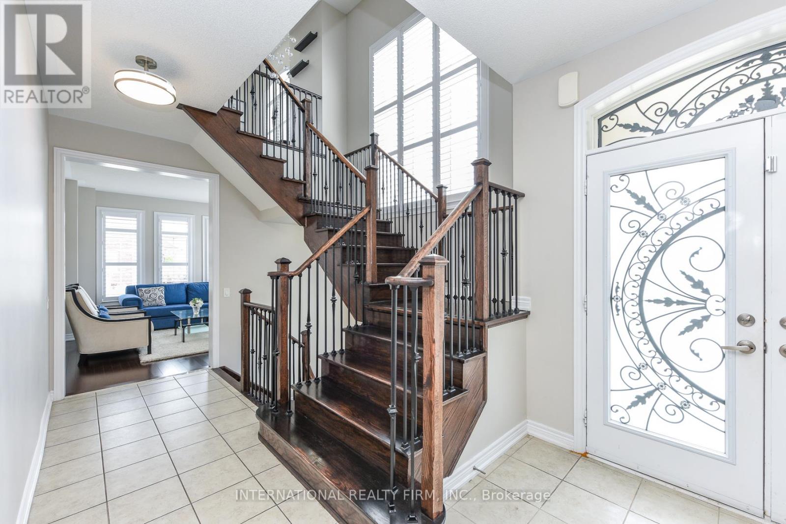 578 Dougall Avenue, Caledon, Ontario  L7C 3Z4 - Photo 3 - W13219494