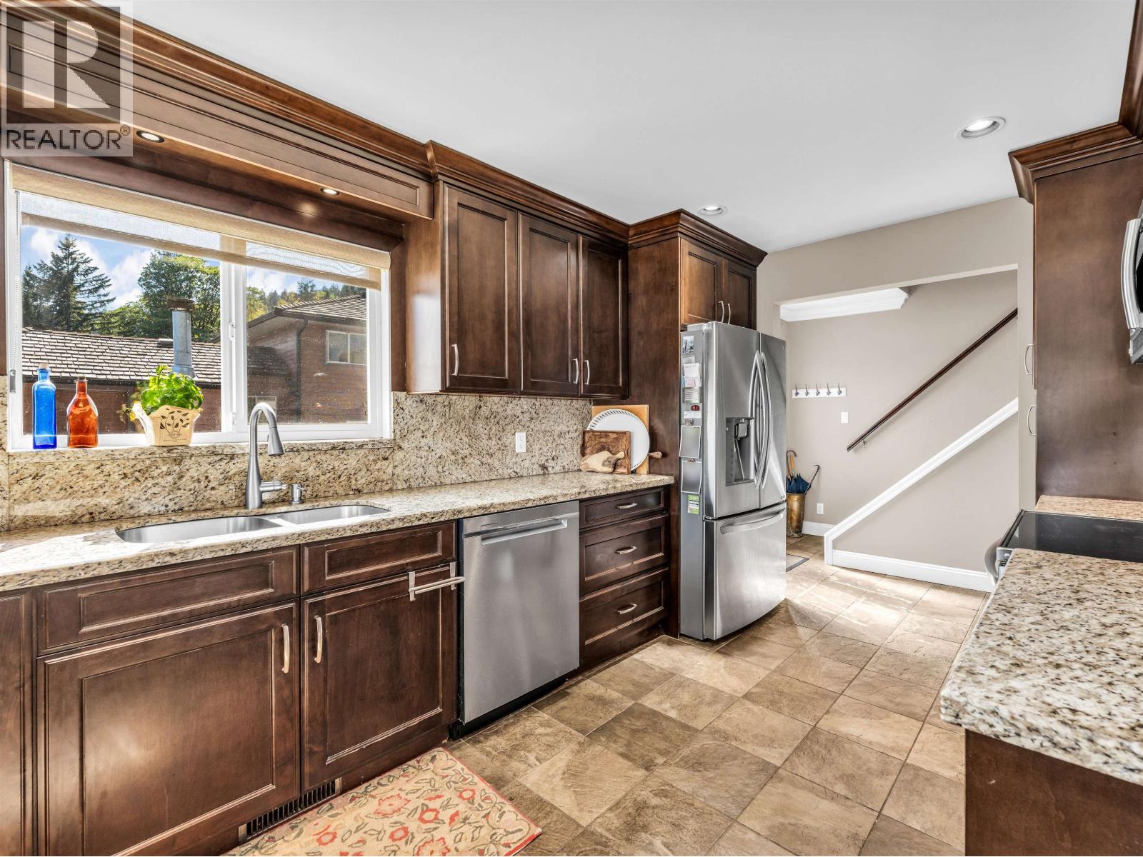 2588 Panorama Drive, North Vancouver, British Columbia  V7G 1V5 - Photo 21 - R3128660