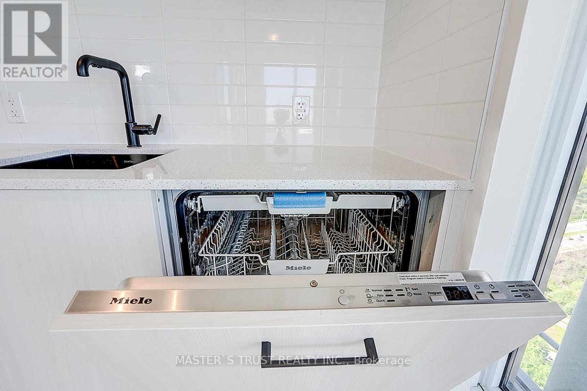 2503 - 5 Quarrington Lane, Toronto, Ontario  M3C 0S5 - Photo 12 - C13219500