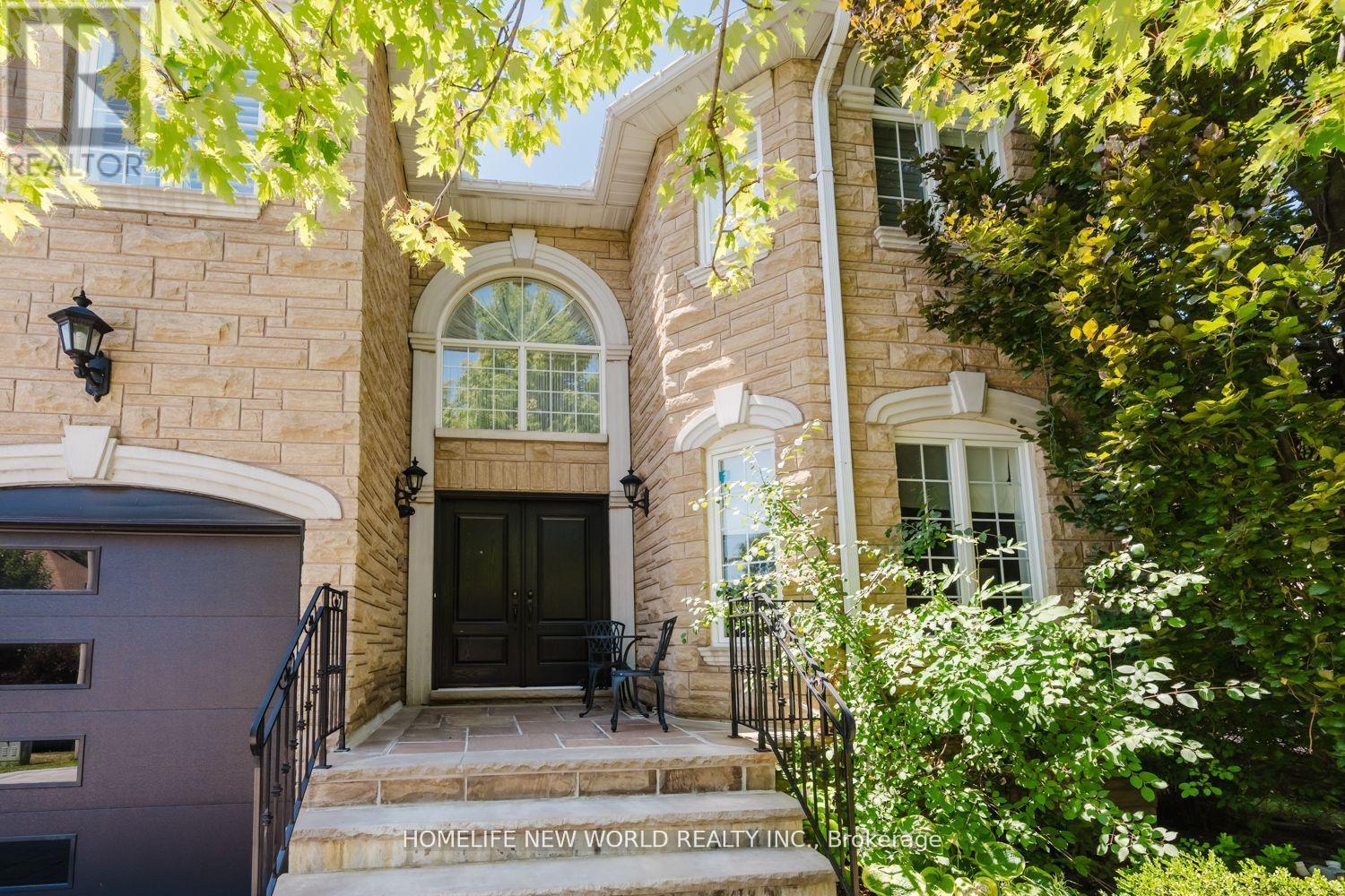 46 El Dorado Street, Richmond Hill, Ontario  L4C 0G8 - Photo 2 - N13219504
