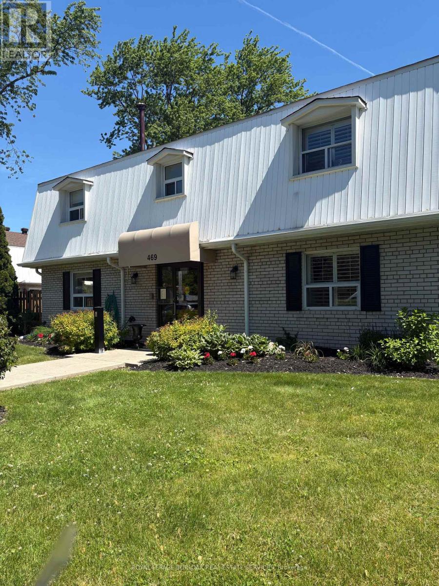 6 - 469 Claridge Road, Burlington, Ontario  L7N 2S1 - Photo 2 - W12816546