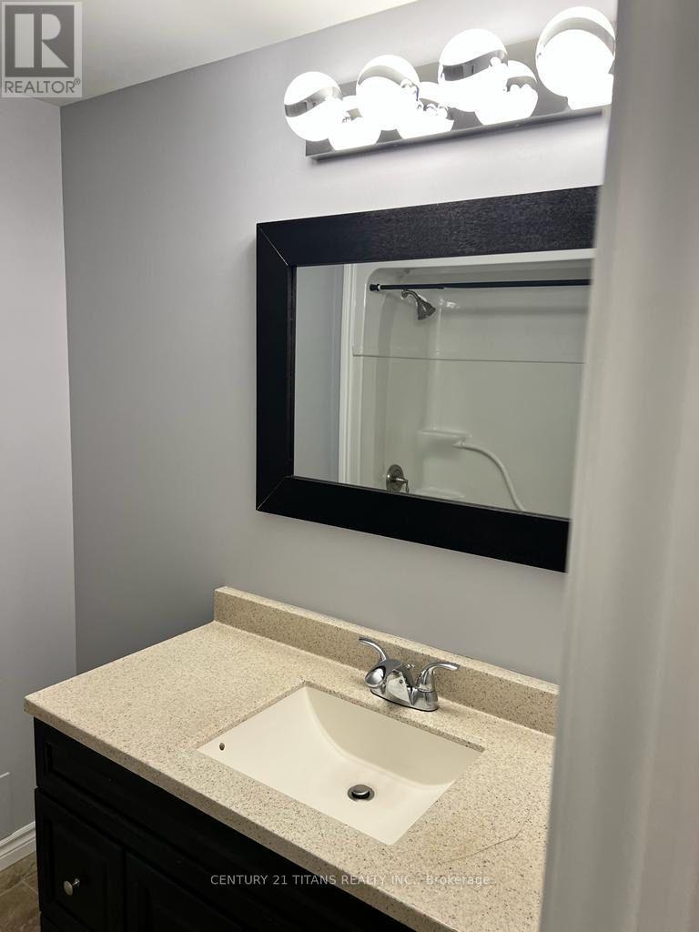 Lower - 1215 King Street E, Oshawa, Ontario  L1H 1H6 - Photo 8 - E13219524
