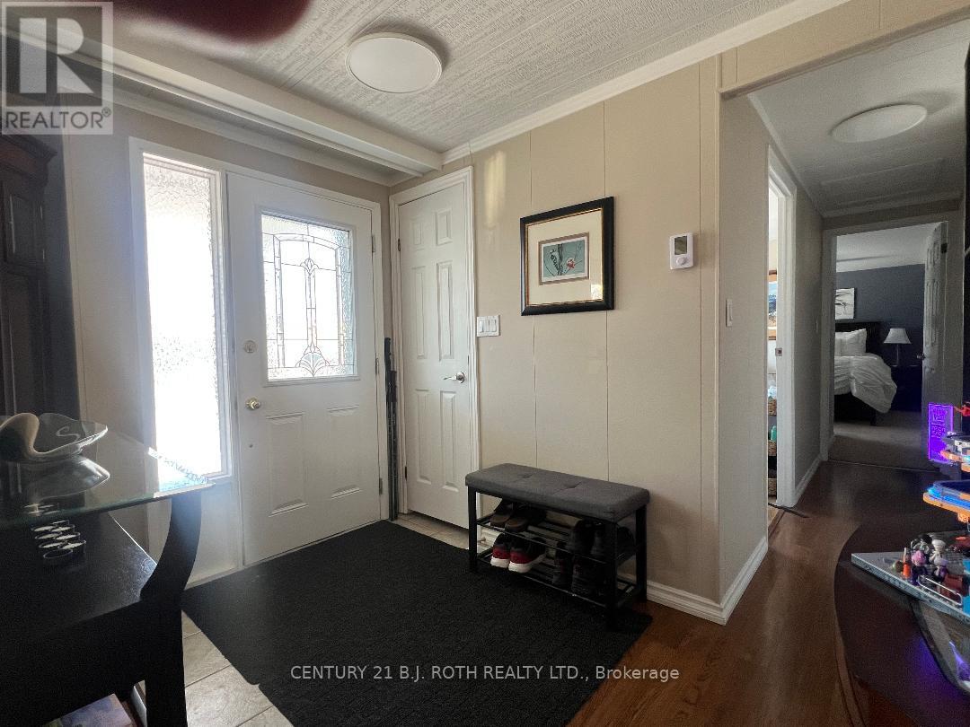 29 Corner Brook Trail, Innisfil, Ontario  L9S 1P2 - Photo 4 - N13046144