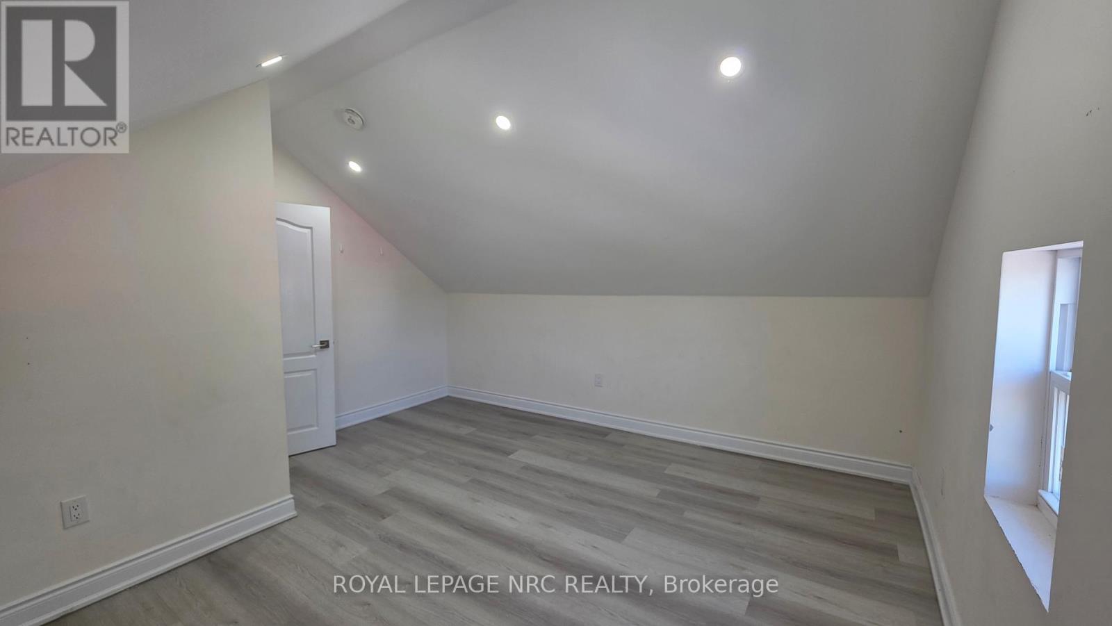 2 - 69 Vine Street, St. Catharines, Ontario  L2R 3X9 - Photo 6 - X13219534