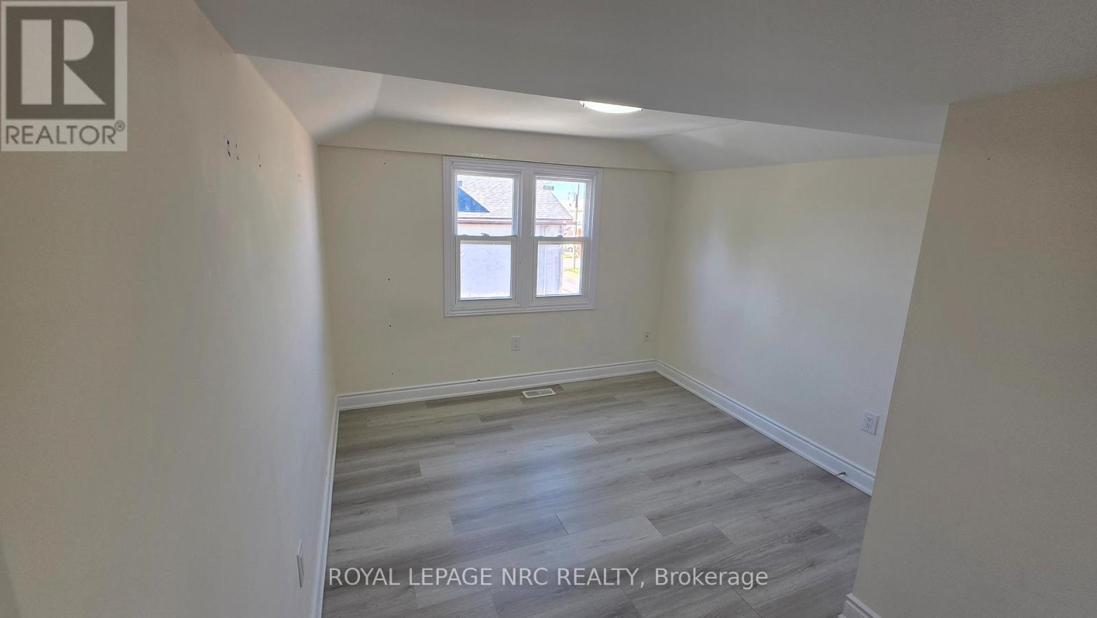 2 - 69 Vine Street, St. Catharines, Ontario  L2R 3X9 - Photo 7 - X13219534