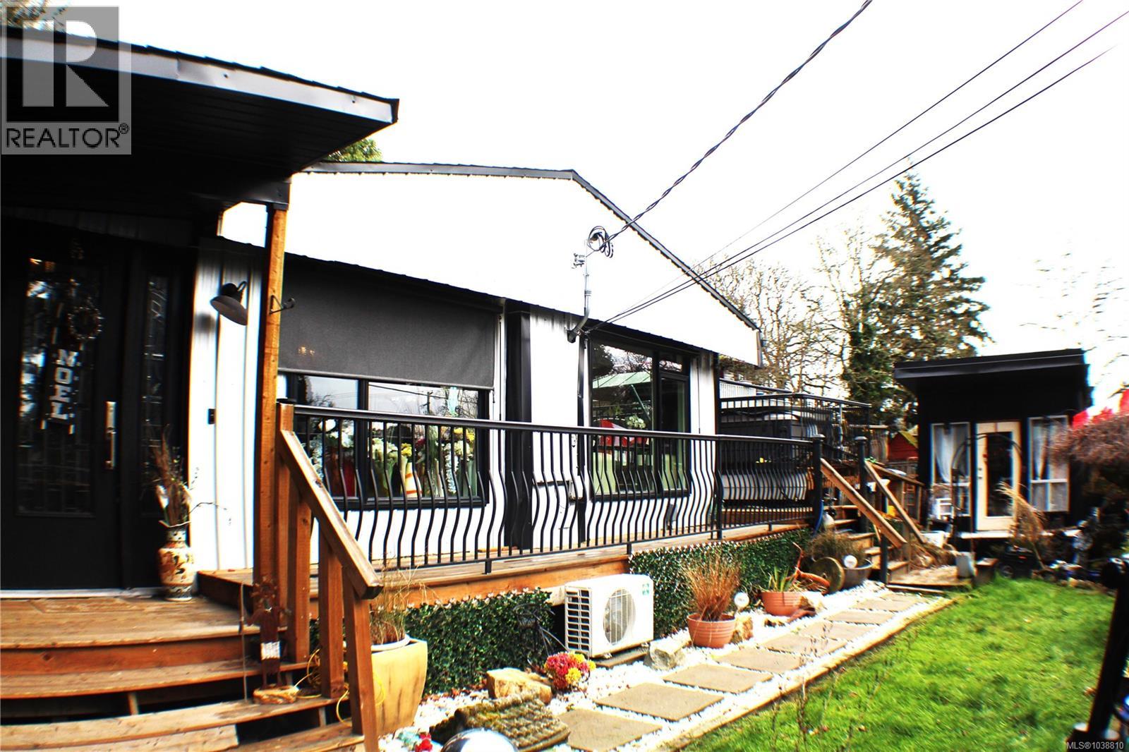 1120 Donna Ave