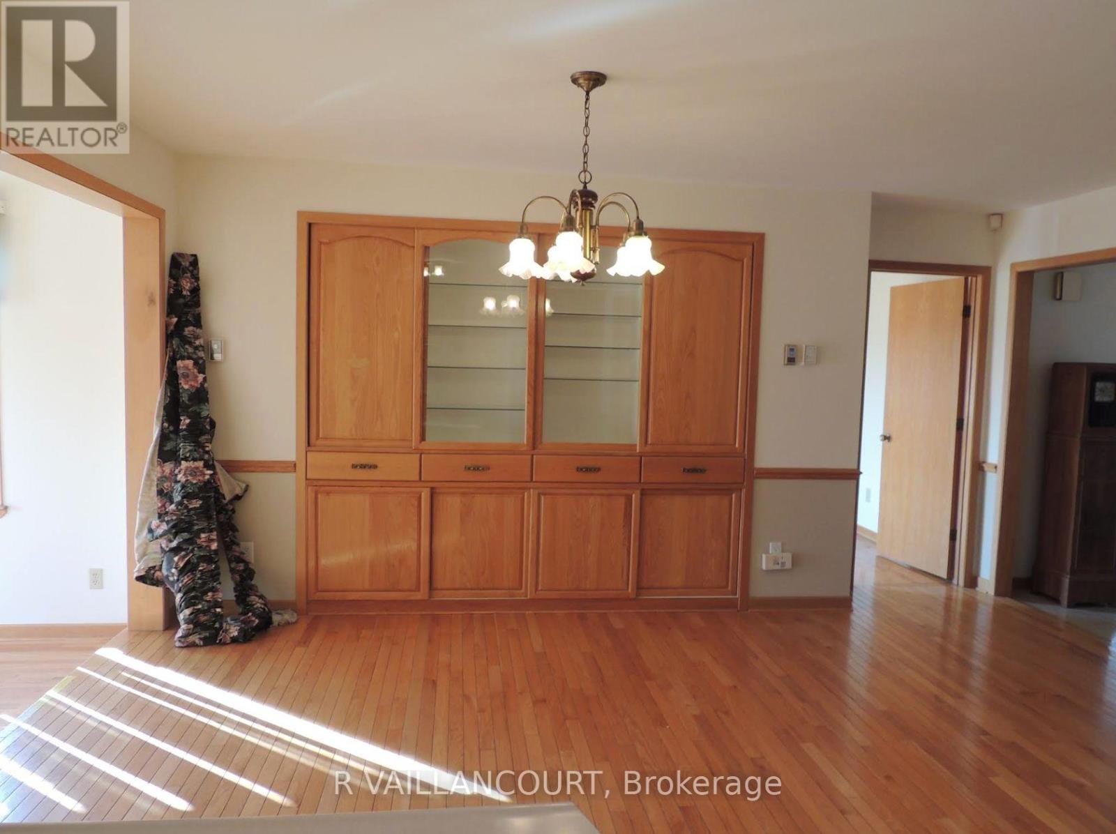 A & B - 46 William Street E, North Glengarry, Ontario K0C 1A0 - Photo 8 - X13219536