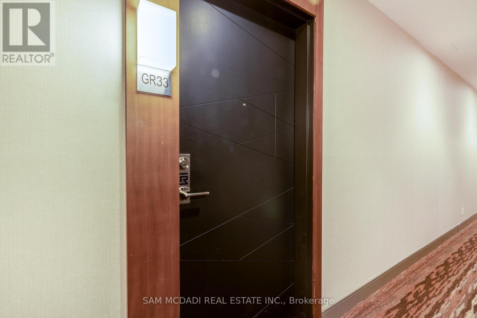 Gr33 - 1575 Lakeshore Road W, Mississauga, Ontario  L5J 0B1 - Photo 2 - W13219542