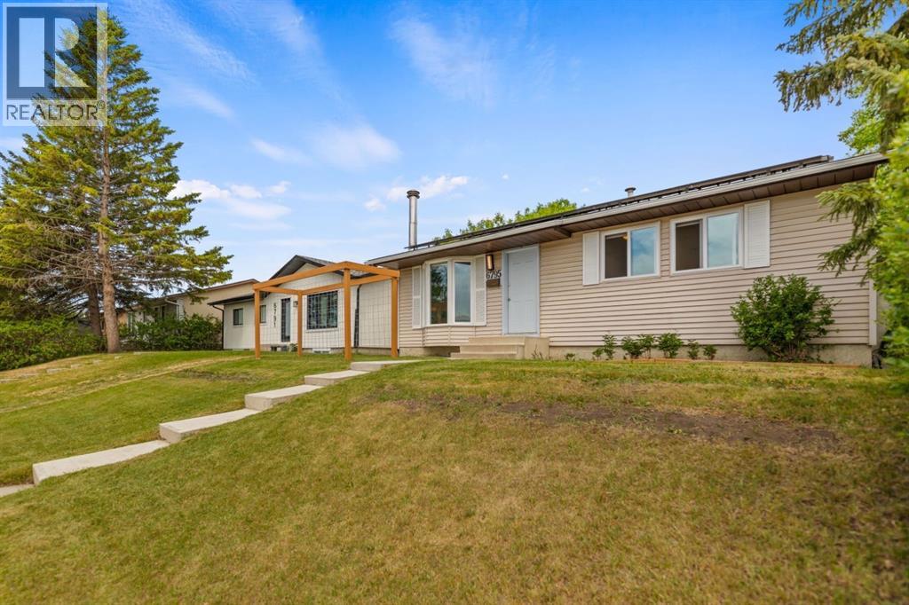 6795 Malvern Road Ne, Calgary, Alberta T2A 5R1 - Photo 2 - A2316447