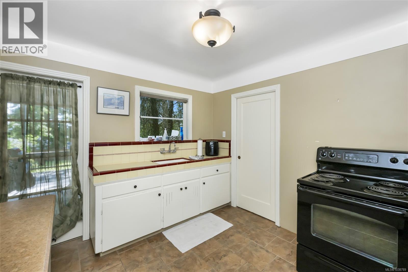1465 Derby Rd, Saanich, British Columbia  V8P 1T2 - Photo 18 - 1038789