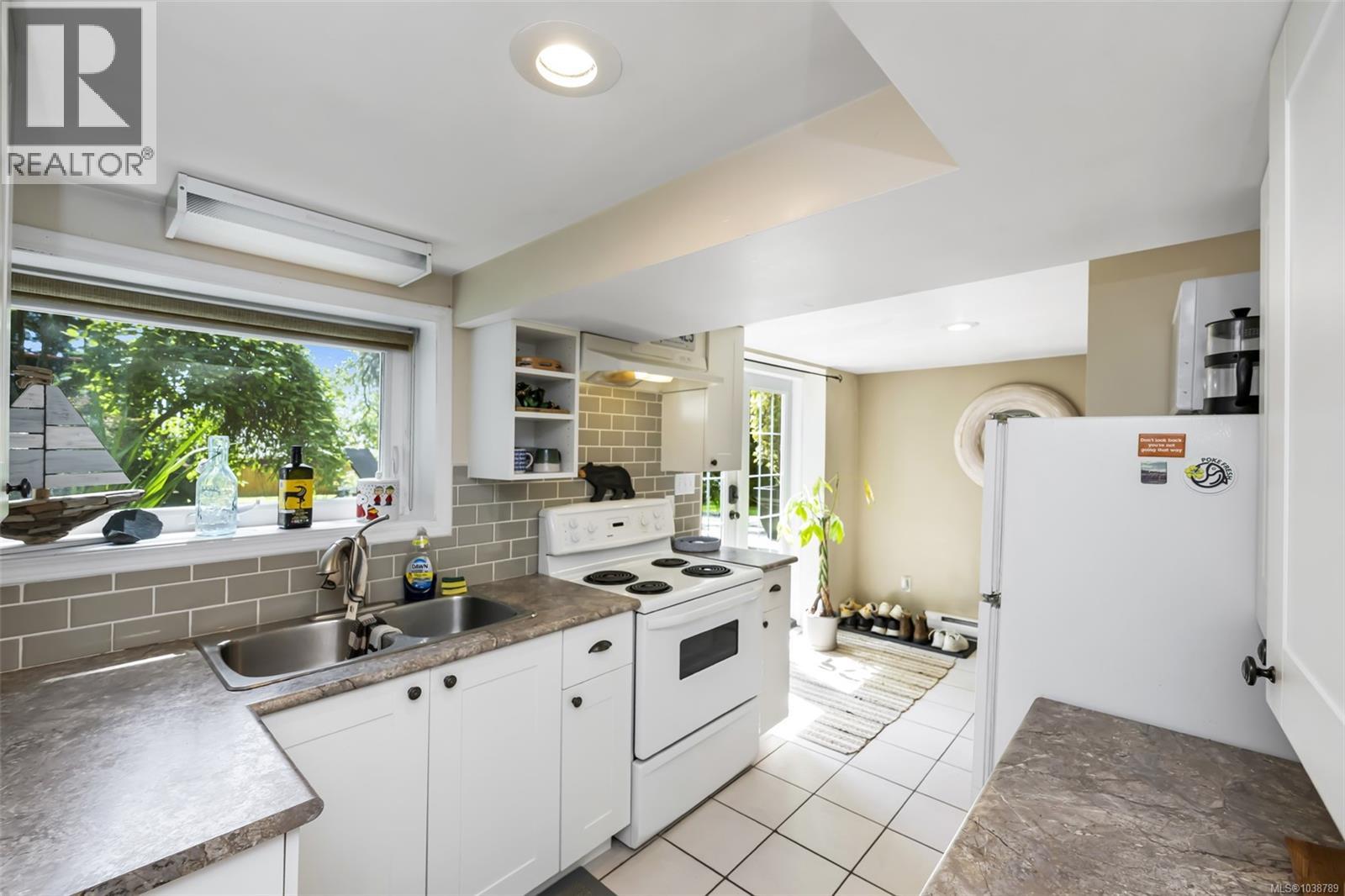 1465 Derby Rd, Saanich, British Columbia  V8P 1T2 - Photo 39 - 1038789