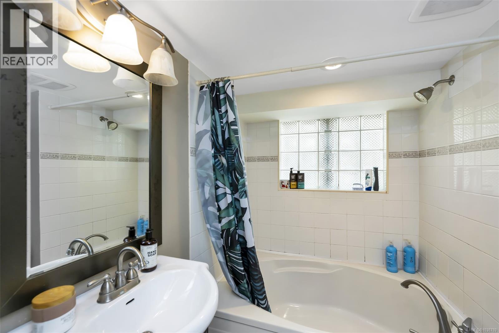 1465 Derby Rd, Saanich, British Columbia  V8P 1T2 - Photo 42 - 1038789