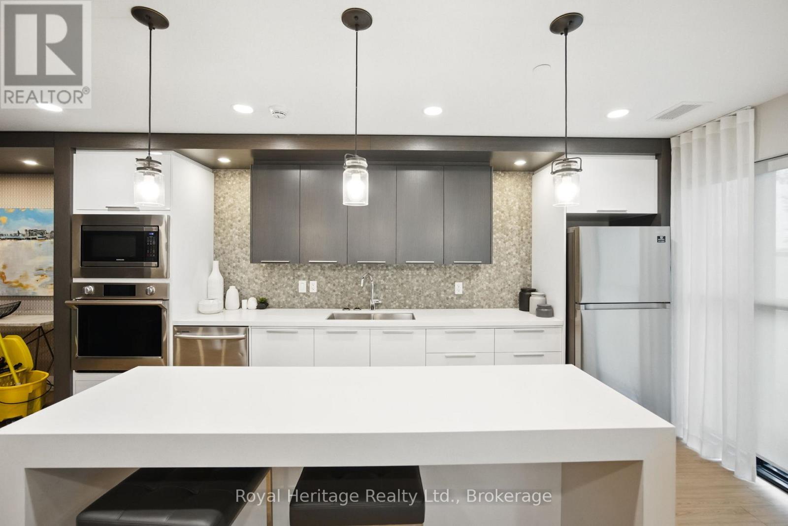 319 - 128 Grovewood Common, Oakville, Ontario  L6H 0X3 - Photo 44 - W13219576