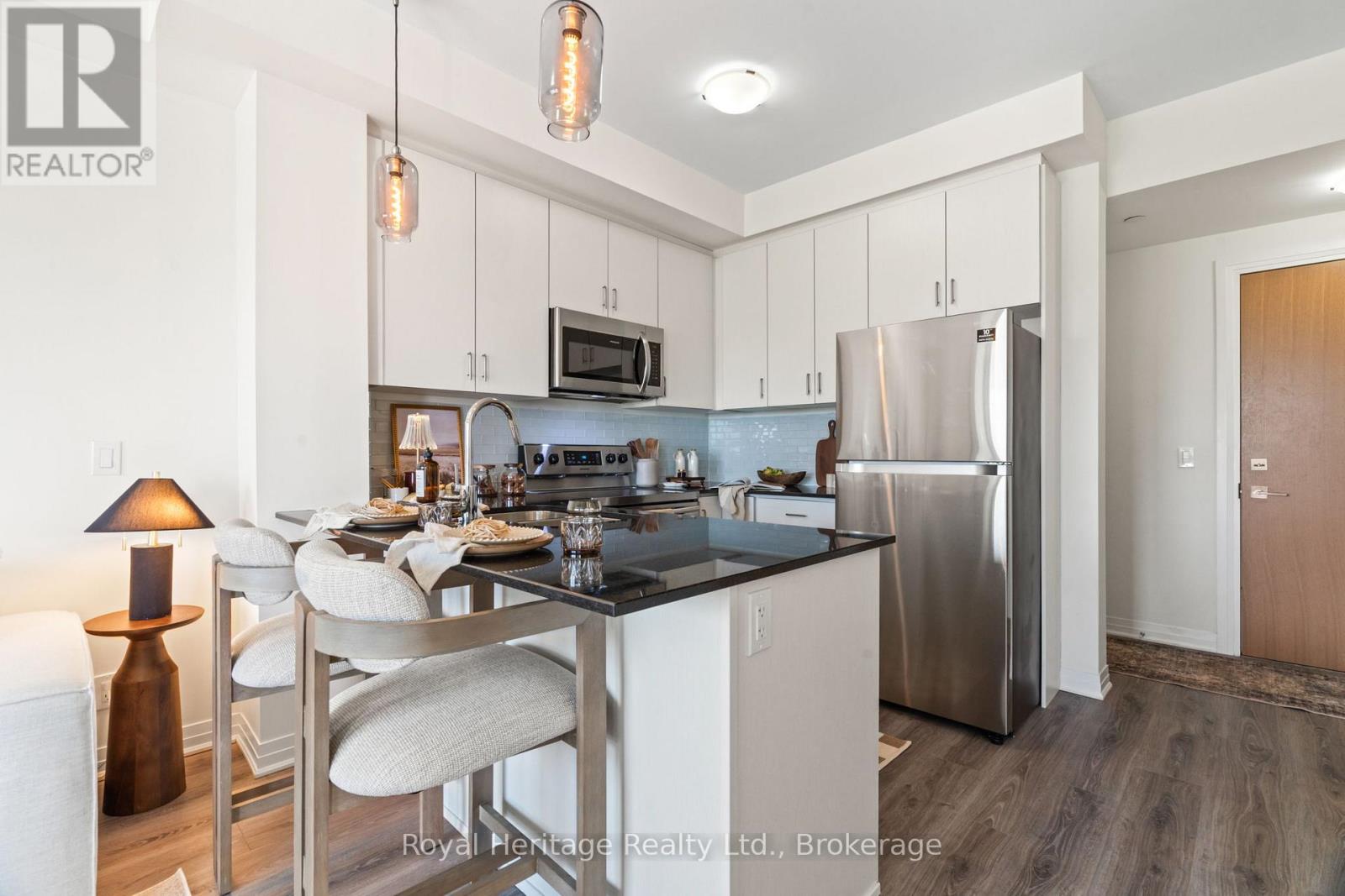 319 - 128 Grovewood Common, Oakville, Ontario  L6H 0X3 - Photo 7 - W13219576