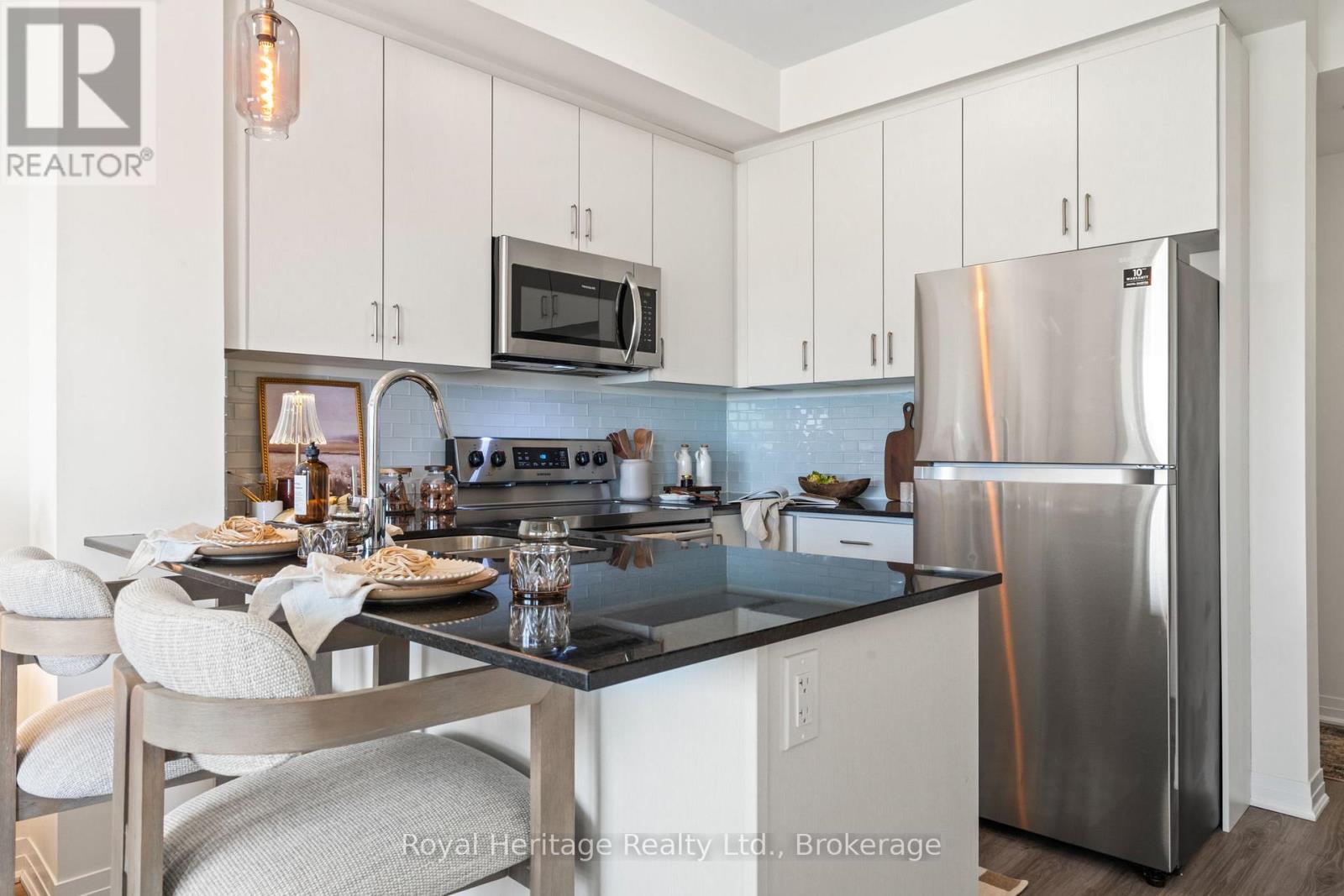 319 - 128 Grovewood Common, Oakville, Ontario  L6H 0X3 - Photo 8 - W13219576