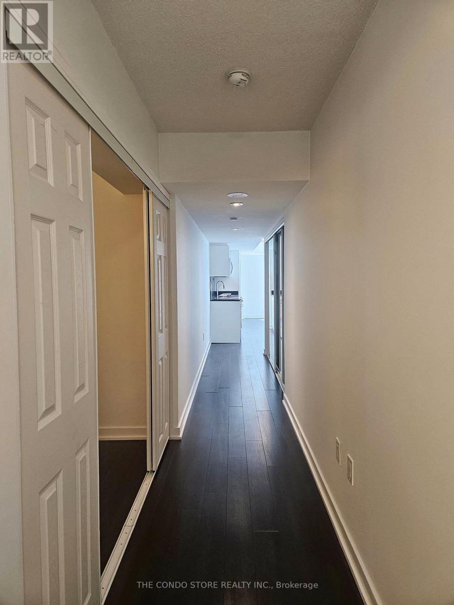 533 - 21 Iceboat Terrace, Toronto, Ontario  M5V 4A9 - Photo 7 - C13219566