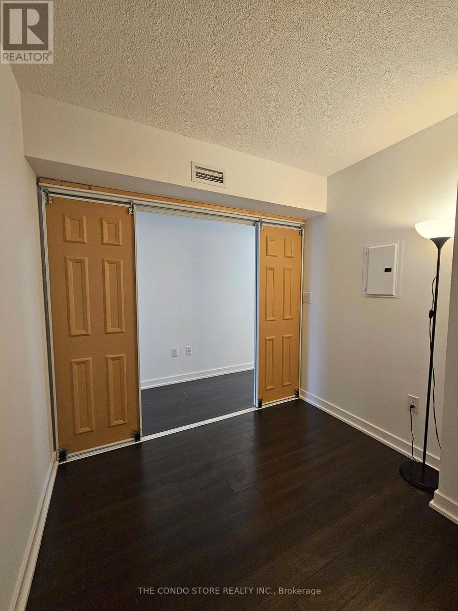 533 - 21 Iceboat Terrace, Toronto, Ontario  M5V 4A9 - Photo 9 - C13219566