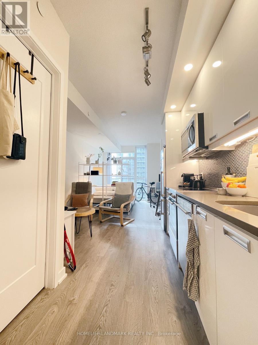 1606 - 99 John Street, Toronto, Ontario  M5V 0S6 - Photo 2 - C13219574
