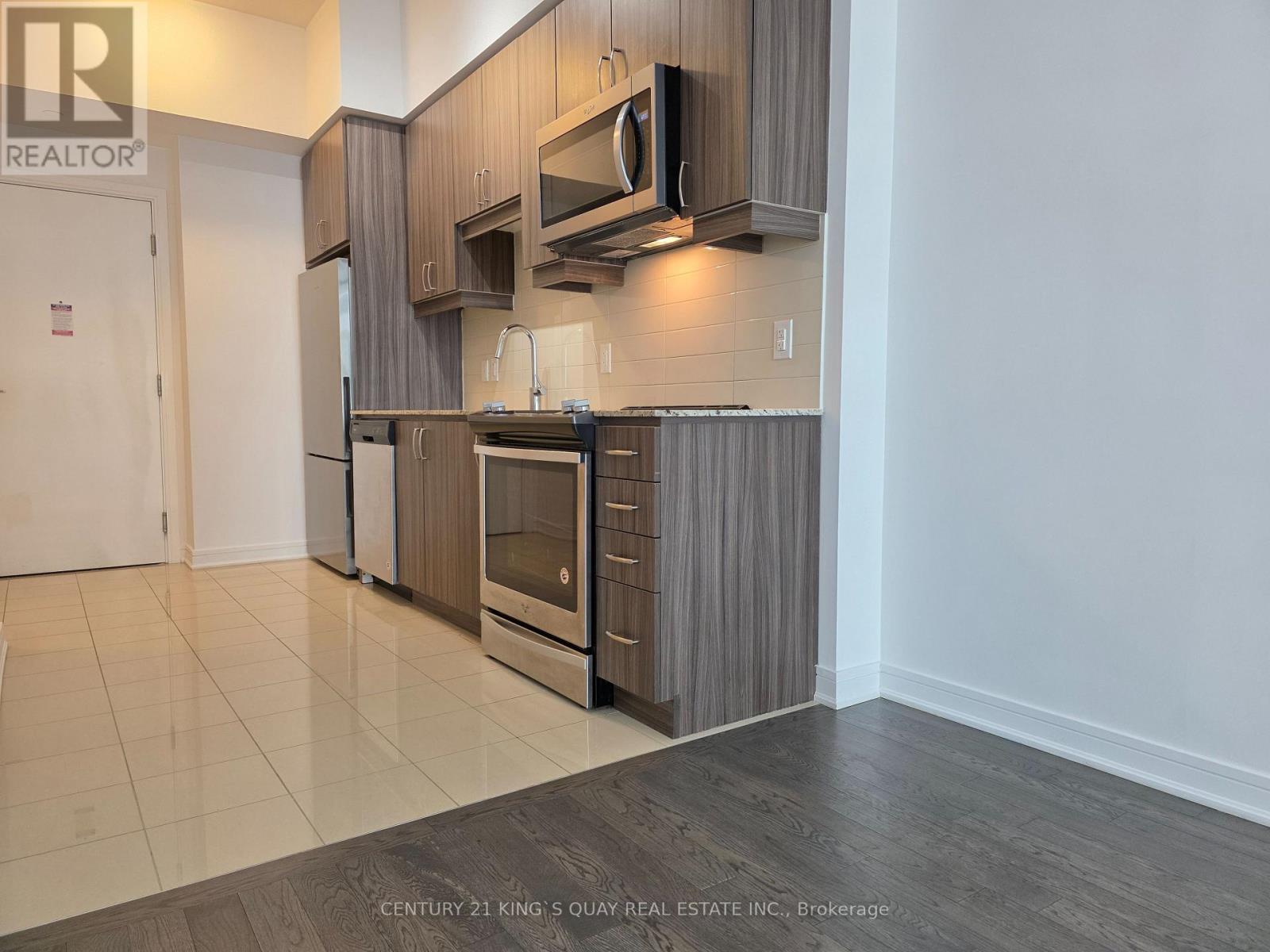 Se811 - 9199 Yonge Street, Richmond Hill, Ontario  L4C 1H7 - Photo 4 - N13219550