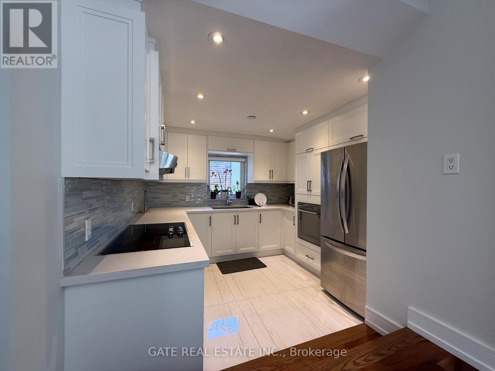 88 Lawrence Avenue, Richmond Hill, Ontario  L4C 1Z3 - Photo 12 - N13219558