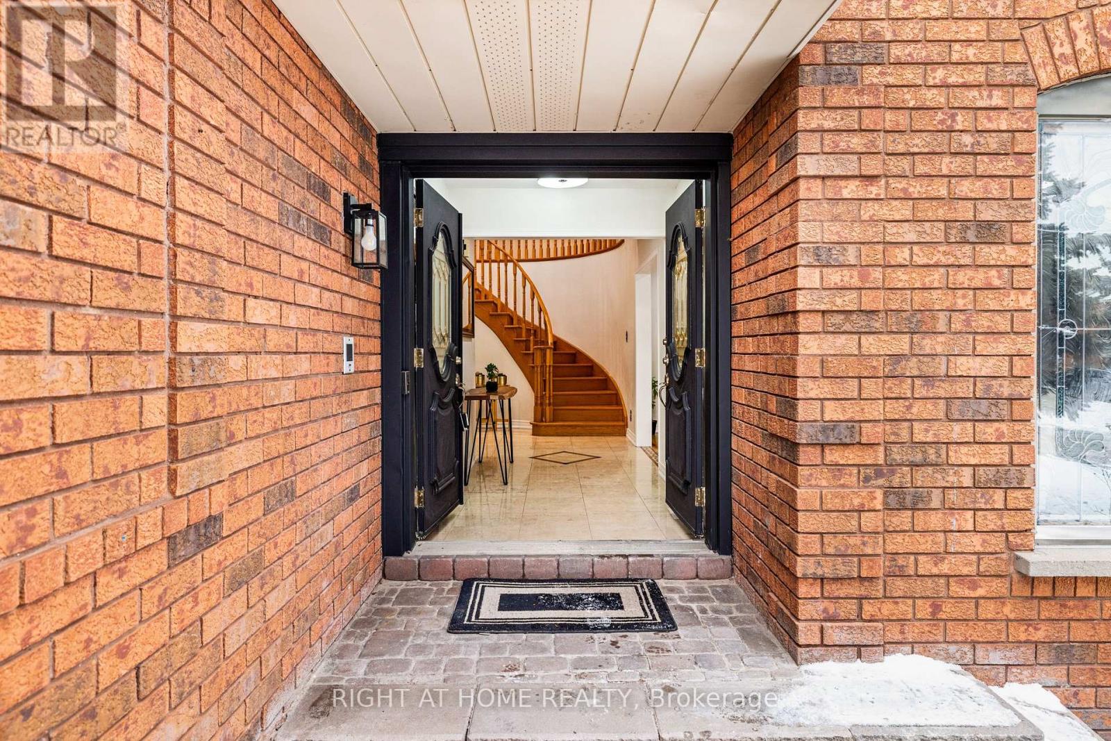 4469 Idlewilde Crescent, Mississauga, Ontario  L5M 4E8 - Photo 1 - W13219554