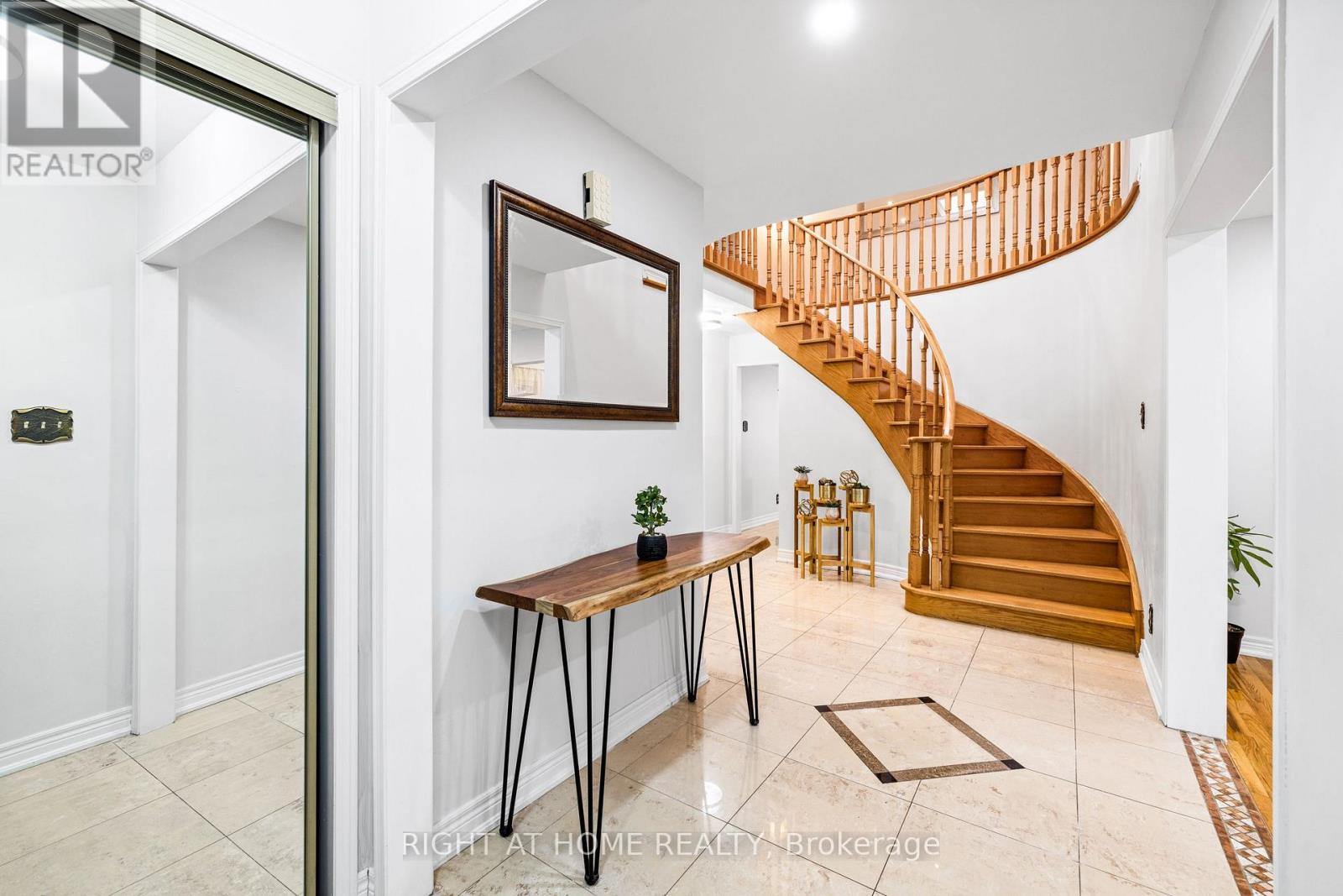 4469 Idlewilde Crescent, Mississauga, Ontario  L5M 4E8 - Photo 2 - W13219554